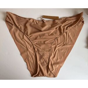 SKIMS Weightless Bikini in Clay Size 4X